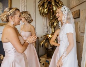hair-styling-bridesmaids