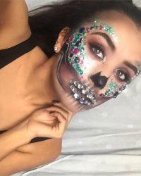 makeup-artist-halloween-paint